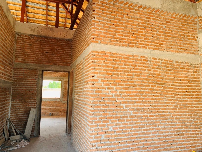 Building a house with red brick 4